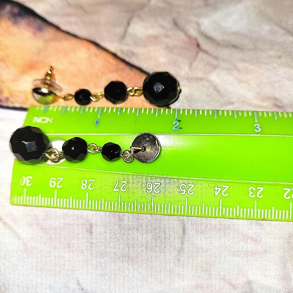 Vintage Graduate Faceted Black Glass Earrings - Picture 6 of 6